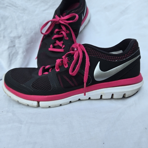 Nike Flex 2014 Run Women's Athletics Trainer Shoes Size 7 Black with Pink Lacees - Picture 1 of 11